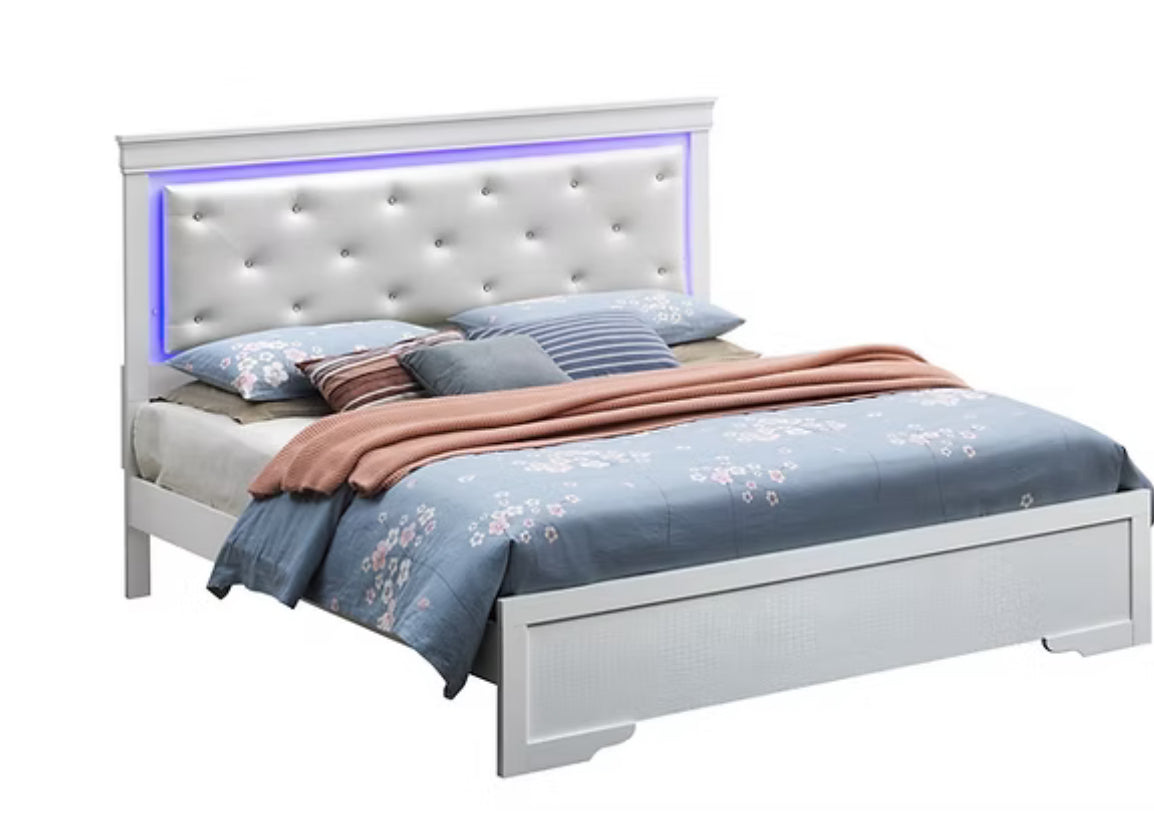 Nora White 4pc Queen/ King Set With LED