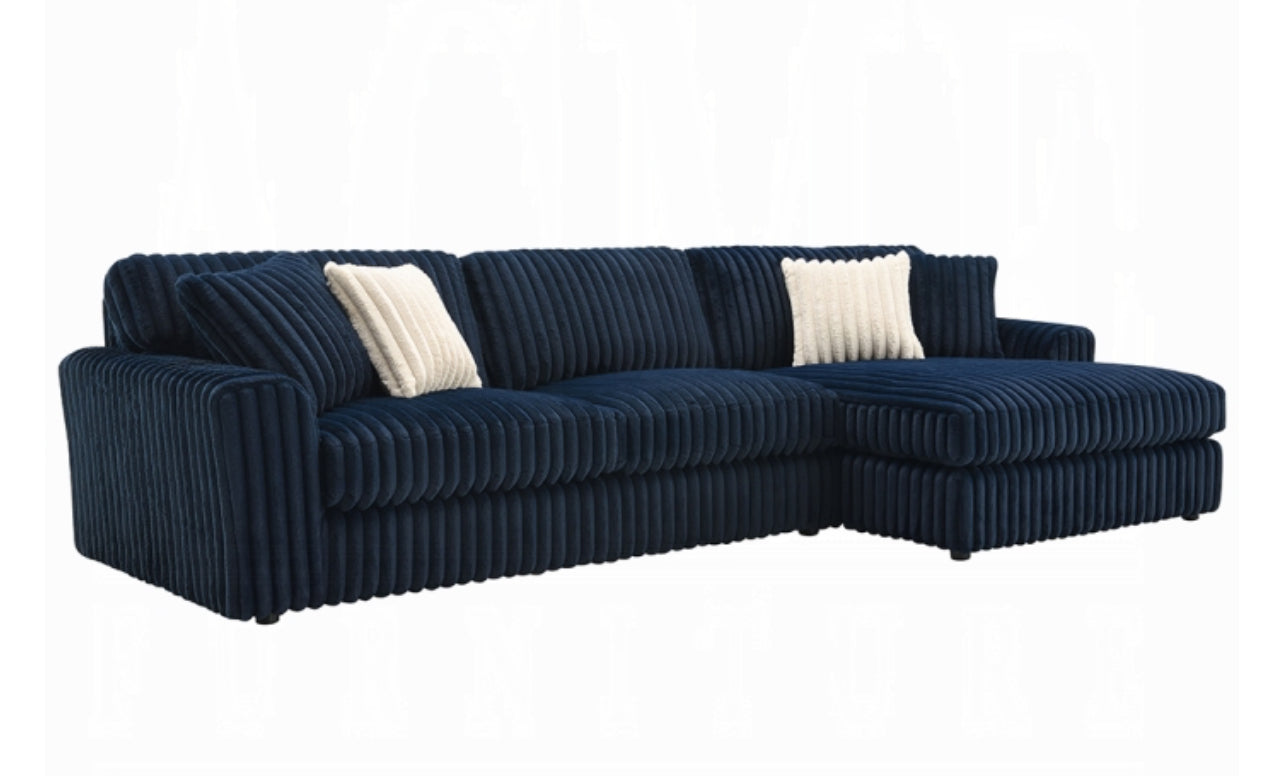 Breton Sectional Sofa w/4 Pillows