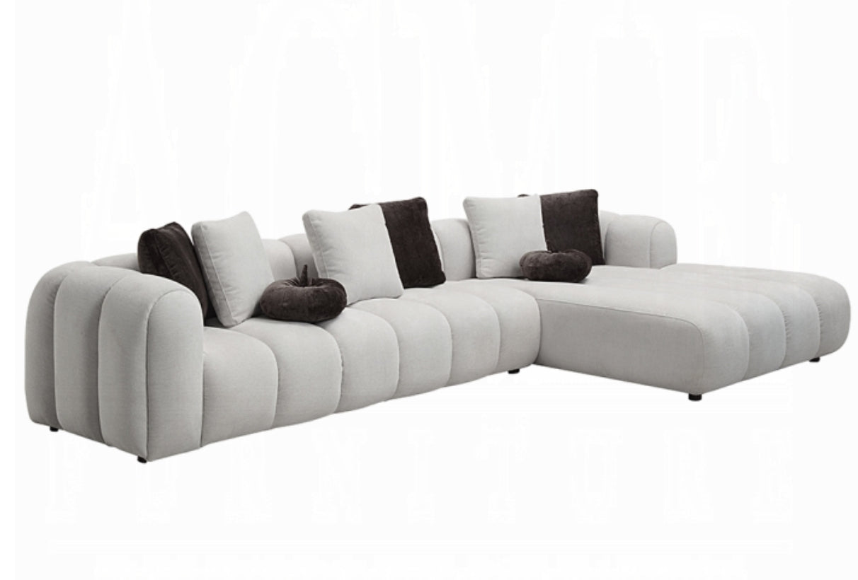 Manilla Sectional Sofa w/8 Pillows