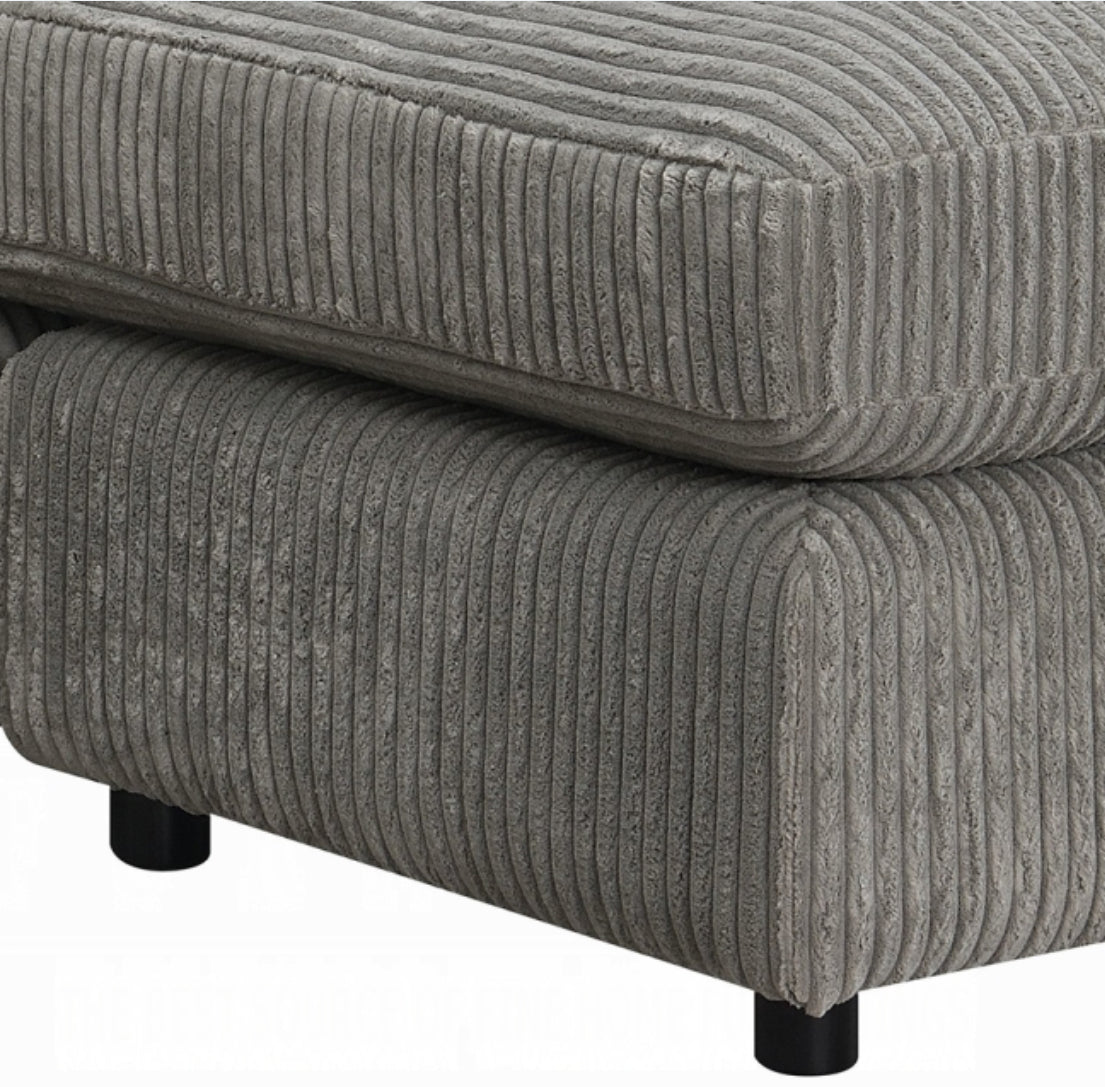 Tavia Reversible Sectional Sofa W/6 Pillows