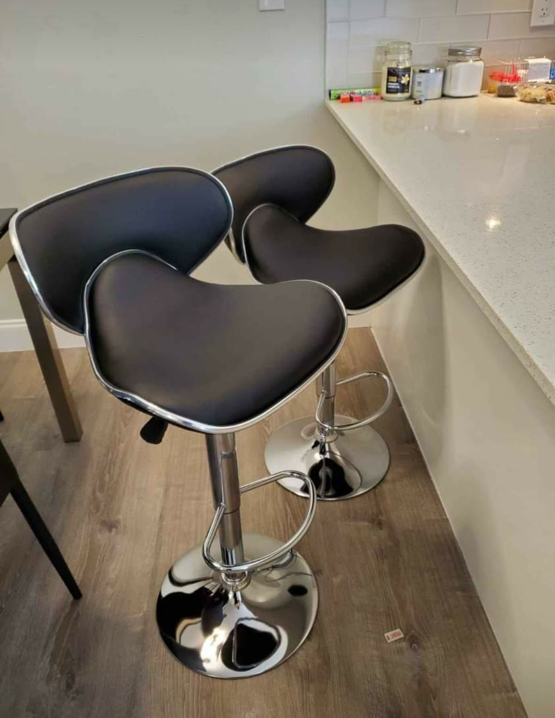 Modern Black Saddle Back Swivel Barstool (Set of 2)