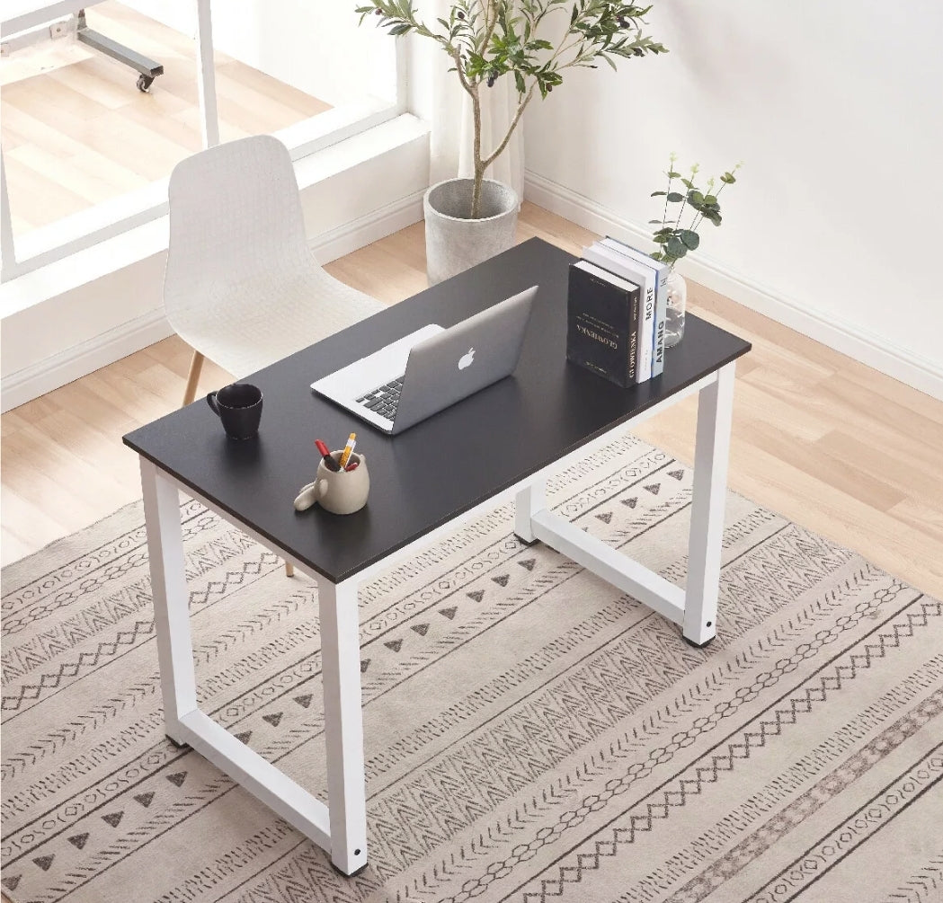 Simple White Top Office Desk With White Legs – Better Home Furniture