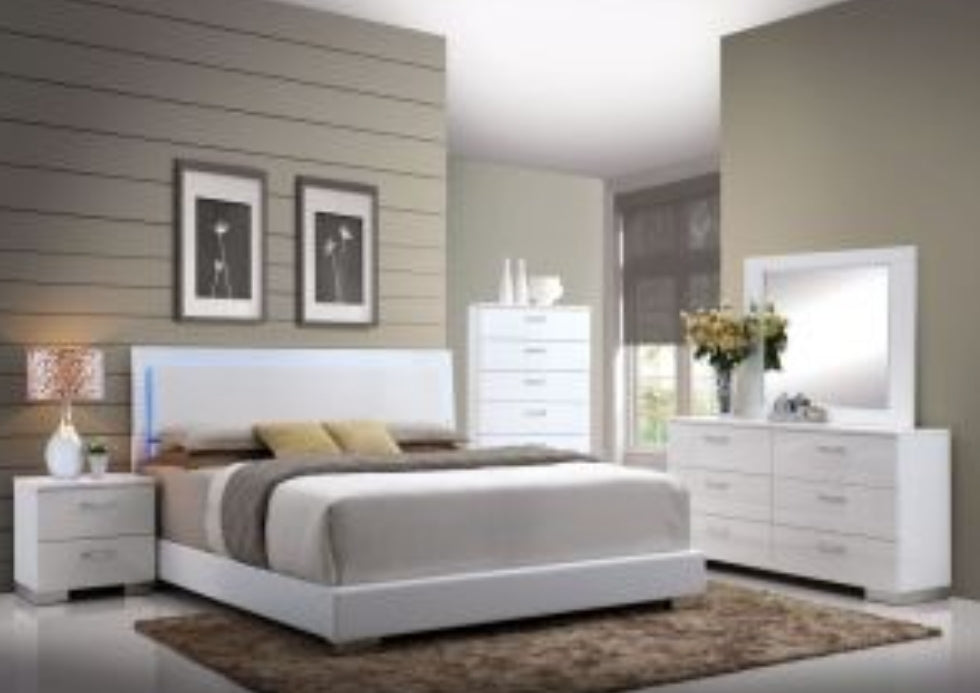 Lorimar Queen/ King Bed 22640Q