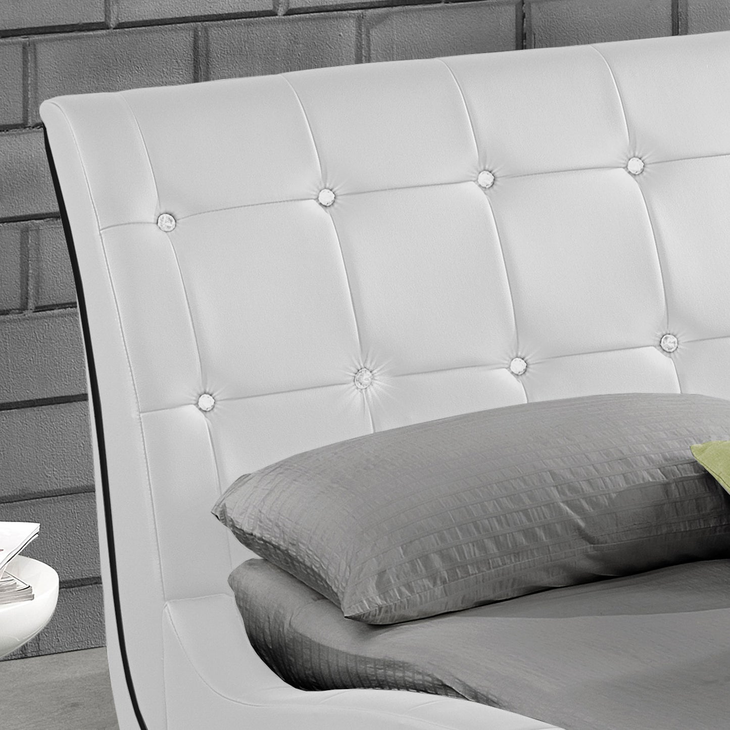 WI-1144 Queen or King (White)