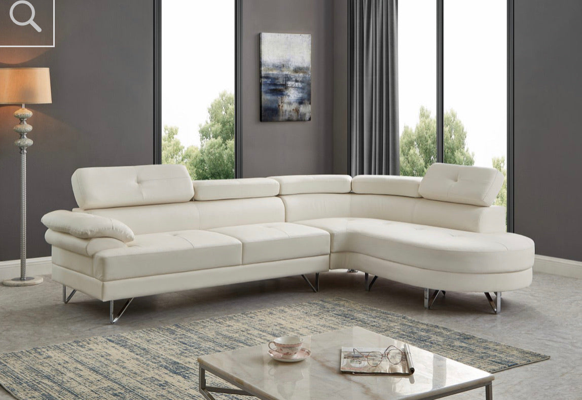 Modern White Sectional U7200
