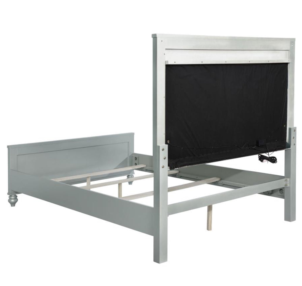 Gunnison Queen/King Bedroom set 4pc with LED Lights Silver Metallic