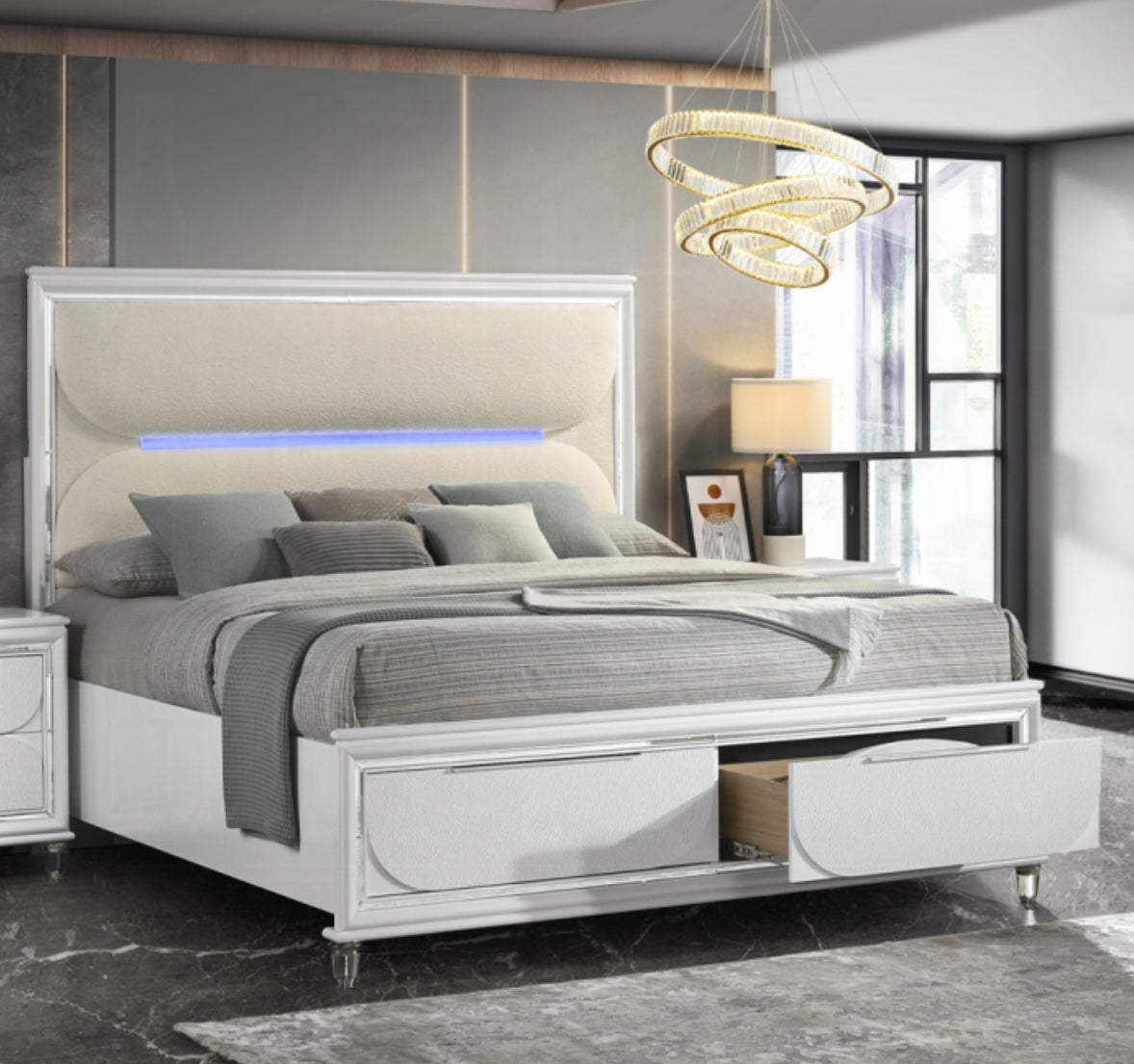 Tarian 4pc Set Queen/King Bed W/Led & Storage