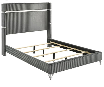 Lucia 4-piece Queen Bedroom Set Grey and Black