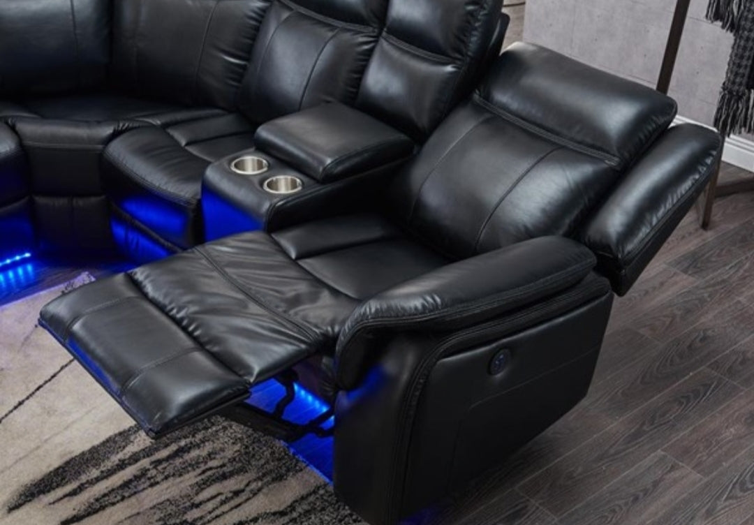 UM02 Blanche Black Sectional Glob