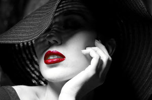 Striped Hat W/Red Lips Glass Wall Art

SHR0044
