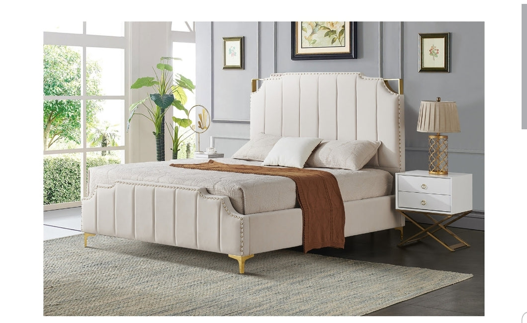 9906 Cream Bed King, Queen, Full Size