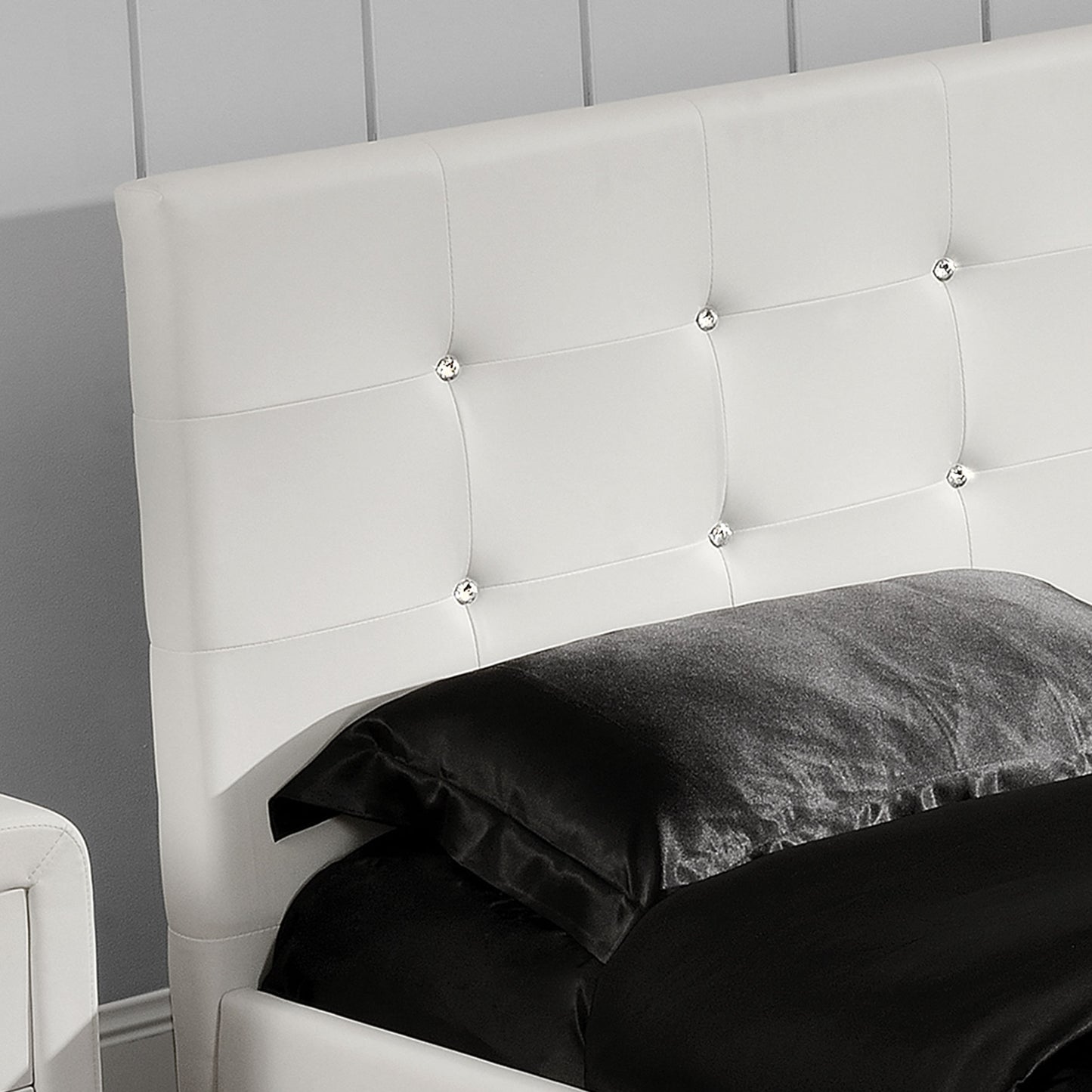 WI-1883 Full or Twin / Queen(White)